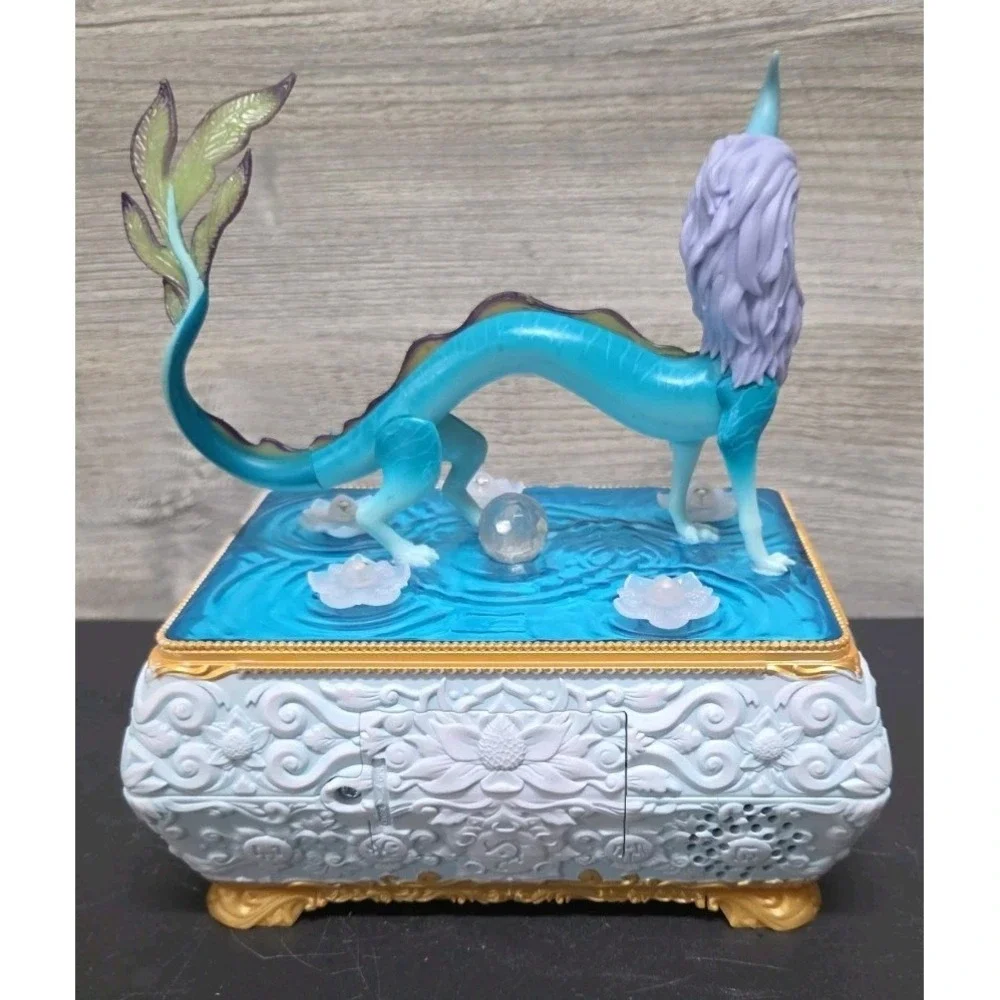 Disney Raya Sisu Dragon Chest jewelry box with color changing lights & music. E8